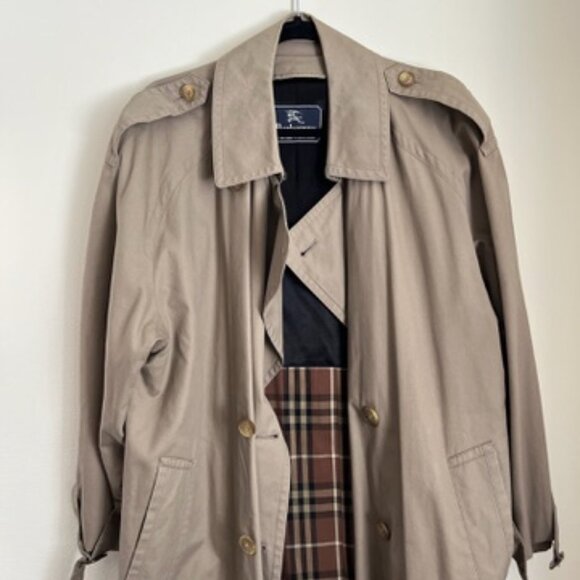 Vintage Burberry Trench Coat with Galette Size S 38 - Picture 6 of 12